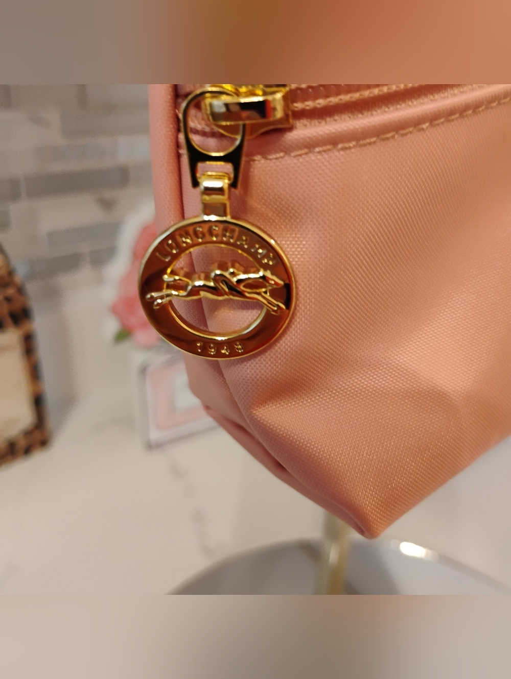 LIKE NEW Longchamp Pink Cosmetic Pouch w/ Tan Leather Trim GHW - Picture 2 of 11